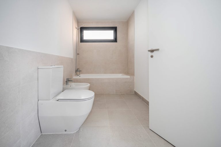 Promociones nueva de Altos de Puerta de Hierro. Viviendas de calidad y alta eficiencia energética, con domótica integrada y climatización mediante aerotermia.